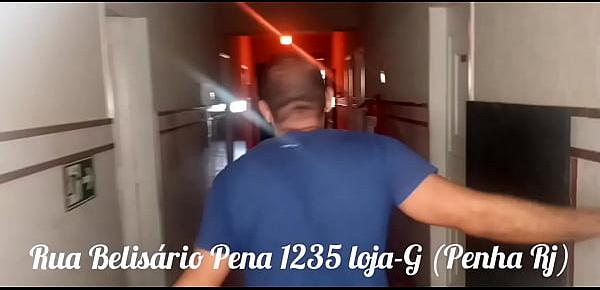  Marido chamou um amigo para filmar a primeira vez deles  na nova casa de swing no  Rio de Janeiro (penha)